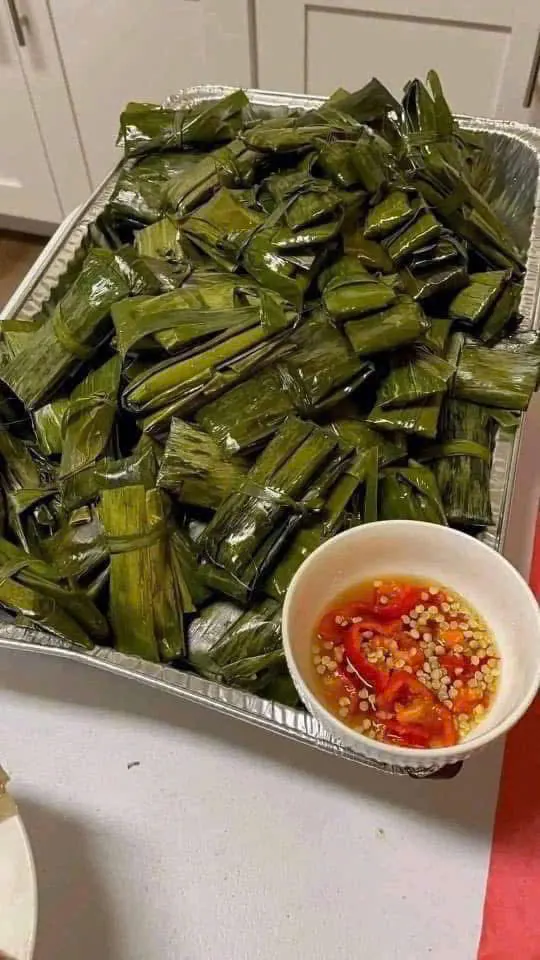 Bánh lọc trong khay nhôm, mang đi